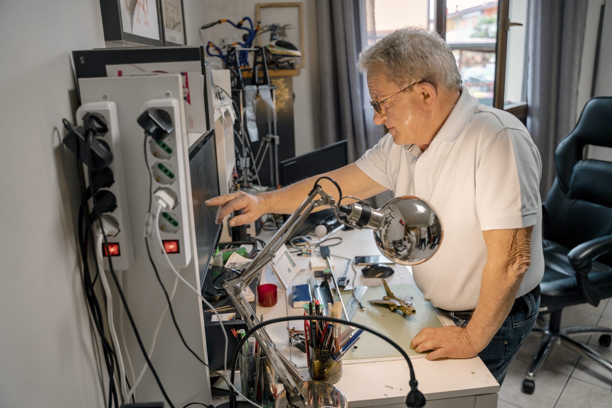 The Inventor’s Dilemma: Manufacturing vs. Licensing Your Invention